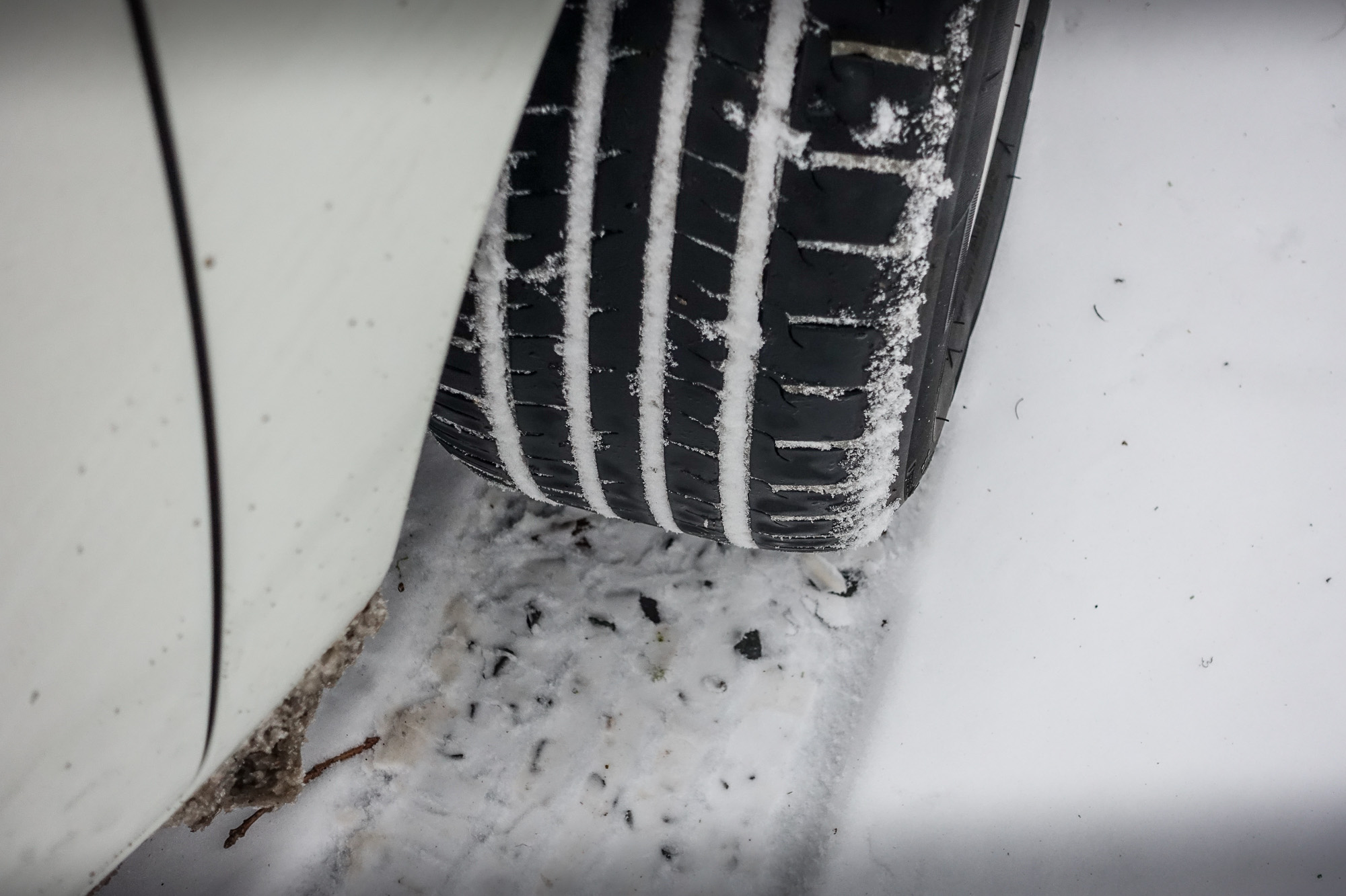 Snow Cables vs Chains What's The Difference (& Which Is Better)